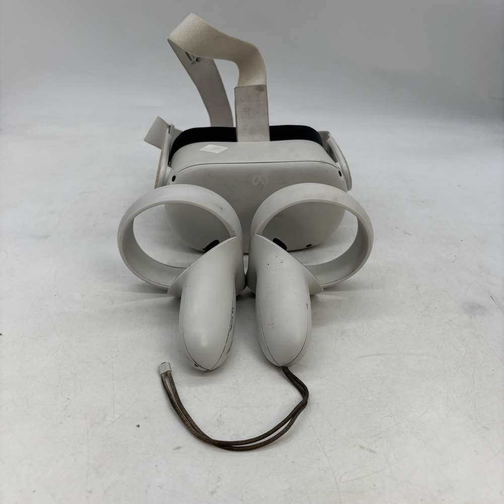 Meta Quest 2 128GB All-in-One VR Headset w Controllers (CP1023646)